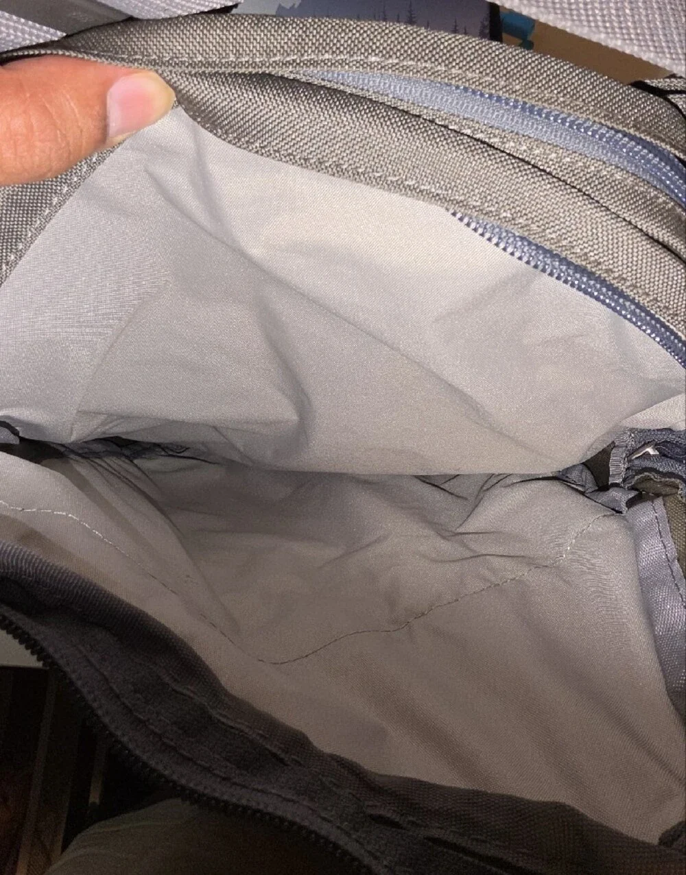 OSPREY SLING Black and Gray Commuter